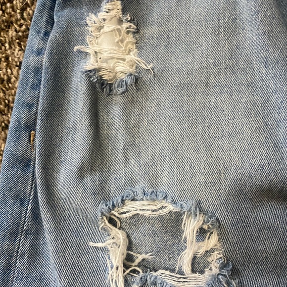 Distressed jean skirt - Picture 2 of 6